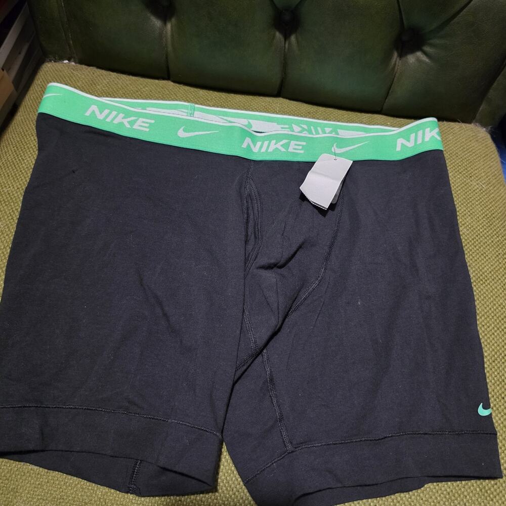 Nike Men's DriFit Size Large Boxer Briefs Black with Green Band KE1167